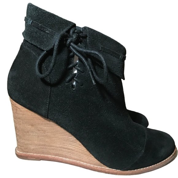 BLACK LEATHER WEDGE NEW YORK DESIGNER - Picture 1 of 14